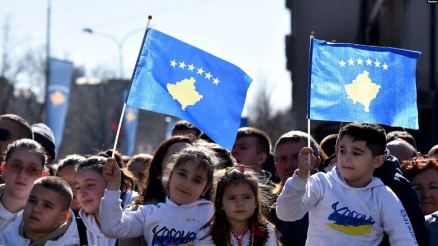 Mediet zvicerane e ndezin alarmin: Popullsia e Kosovës po tkurret