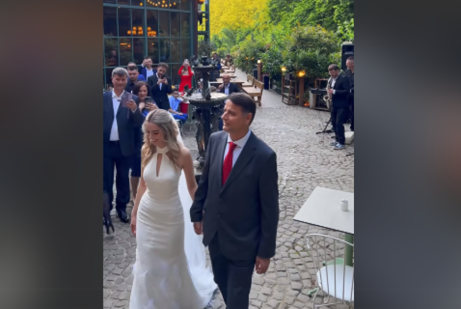 Bajram Kosumi e marton vajzën, publikon video duke e përcjellë