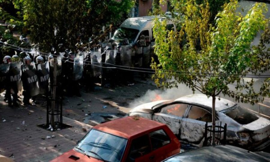 Një vit nga sulmi në Zveçan, KFOR: Ushtarët i vunë jetët e tyte në rrezik, NATO e gatshme ta ruajë paqen