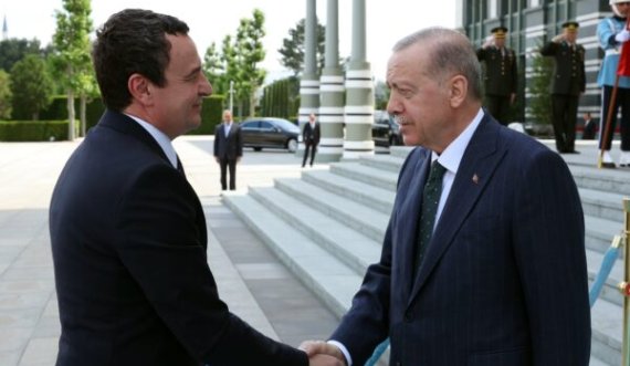Kurti në kompleksin presidencial turk në Ankara