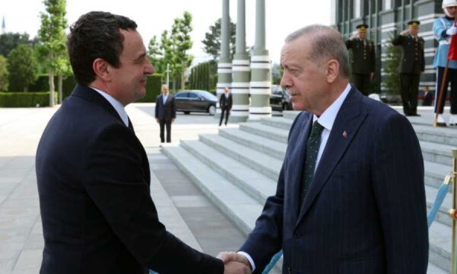 Kurti në kompleksin presidencial turk në Ankara