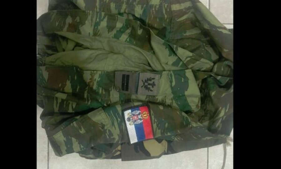Arrestohet një person pasi iu gjetë uniformë me emblemën e Ushtrisë së Serbisë