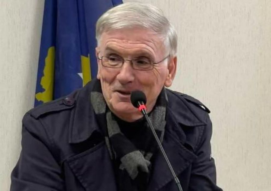 Promovohet romani 'Libri i Gjakovës' i shkrimtarit Jusuf Buxhovi