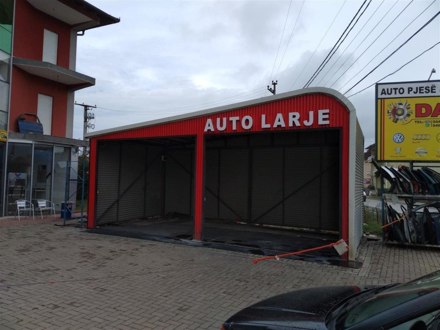'Fluturojnë' çmimet në autolarje: Për larjen e veturave, nga 5 në 8 derisa për kombi deri në 12 euro