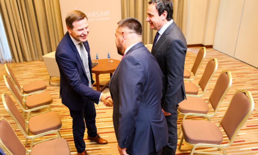 Albin Kurti e Maqedonci takojnë ministrin estonez të Mbrojtjes
