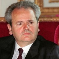 Momenti kur gjykata konfirmoi padinë kundër Slobodan Milosheviçit