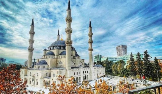 Të bëhemi një shembull i dashurisë dhe vëllazërisë