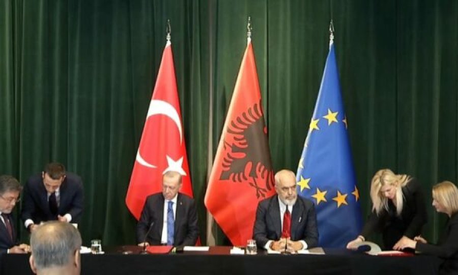 Erdogan dhe Rama kanë nënshkruar disa marrëveshje