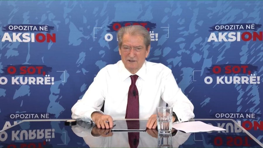Berisha mbledh sot drejtuesit e qarqeve
