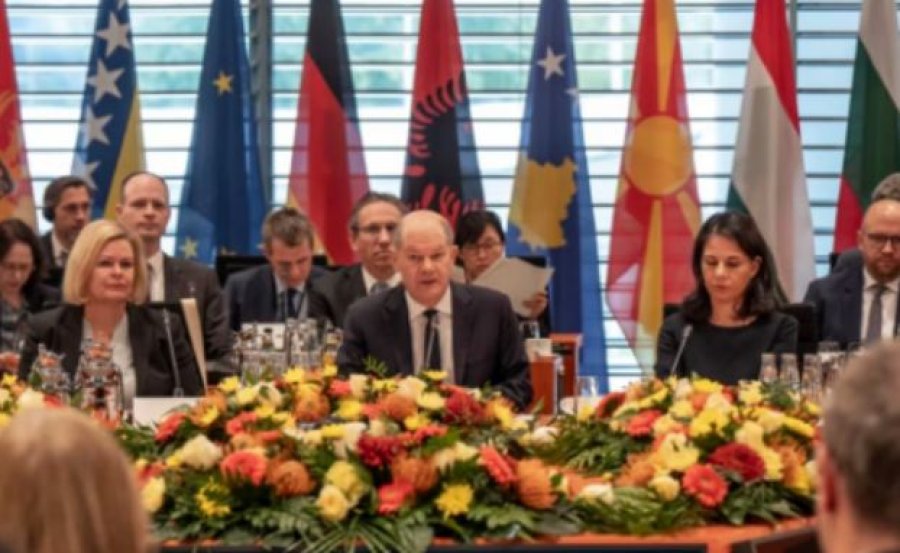 Scholz: Do t’u thosha miqve nga Beogradi dhe Prishtina mos lejoni që e kaluara t’ju frenojë