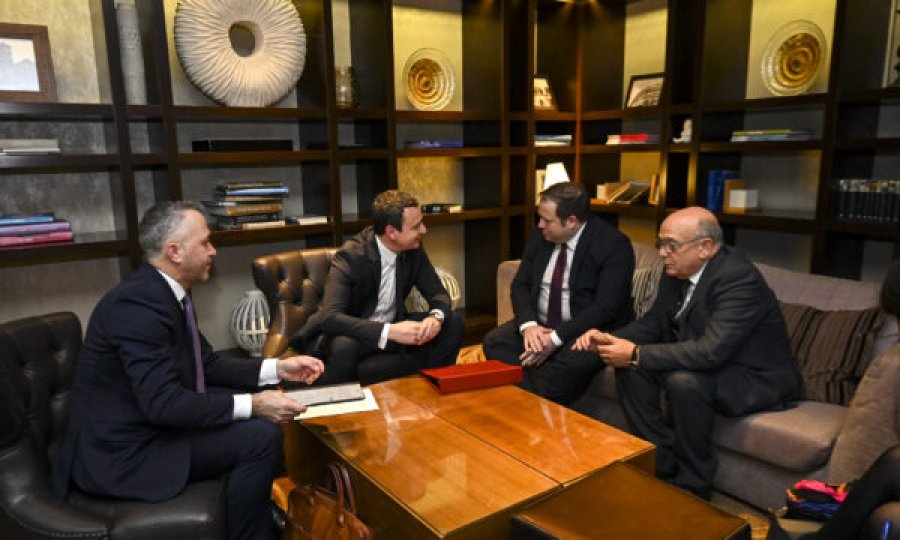 Albin Kurti takon ministrin britanik për Evropë – flasin edhe për FSK’në