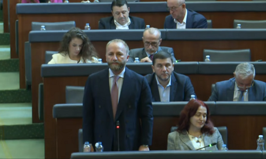 Opozita ndërpret seancën në Kuvend 