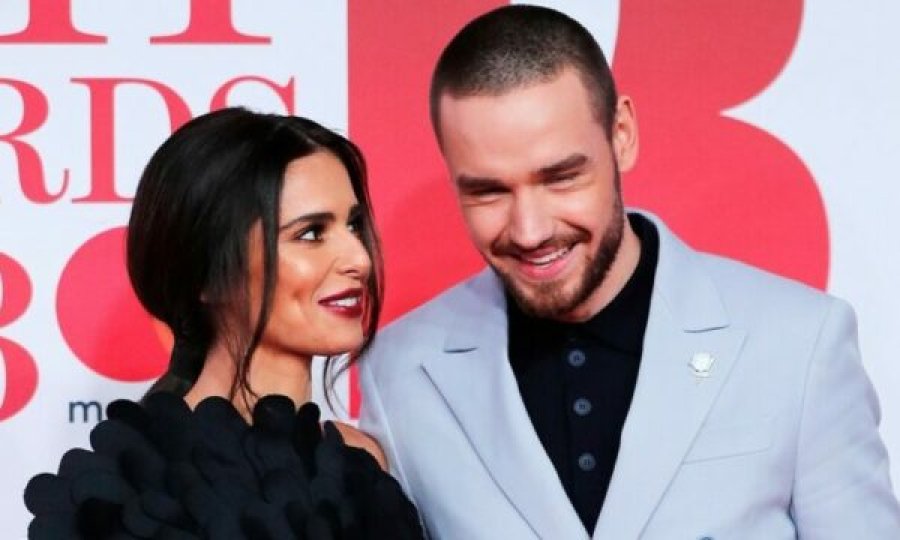 Partnerja e Liam Payne shfaqet në publik me sytë me lot