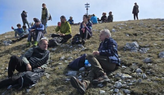 Jorn Rohde, ngjet majën e Moknës