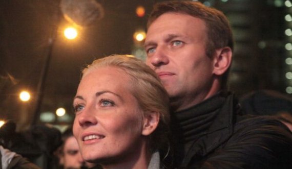 Bashkëshortja e Navalnyt thotë se ai vdiq nga helmimi