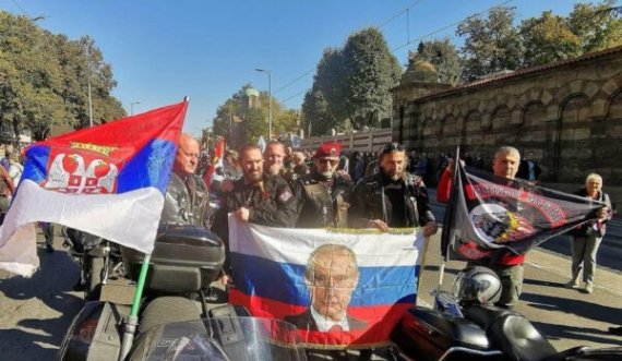 Ujqit e Putinit shfaqen në Serbi