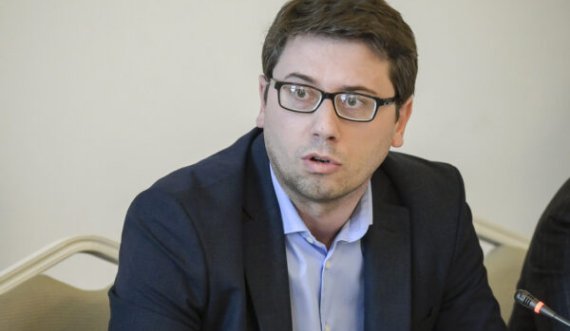 Murati ia hedh fajin opozitës:Sot u pa kush po bllokon