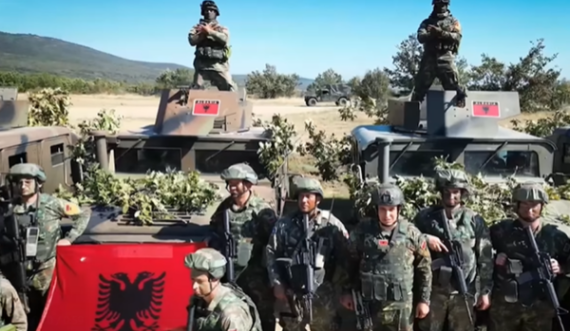 Trupat shqiptare i bashkohen aleatëve të NATO-s