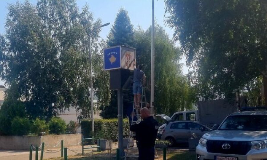 Simbolet serbe në institucionet paralele në veri mbulohen me ato të Kosovës