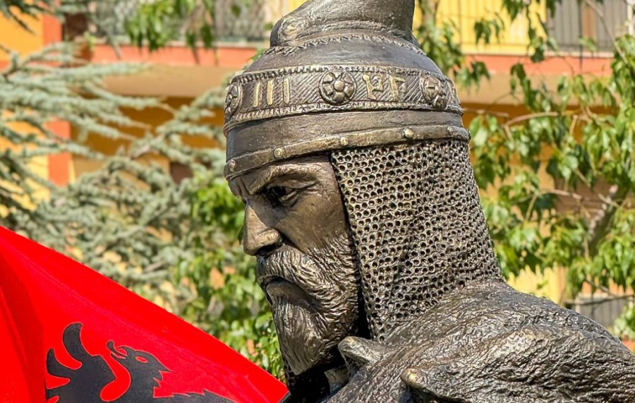 'GJERGJI NË ART'