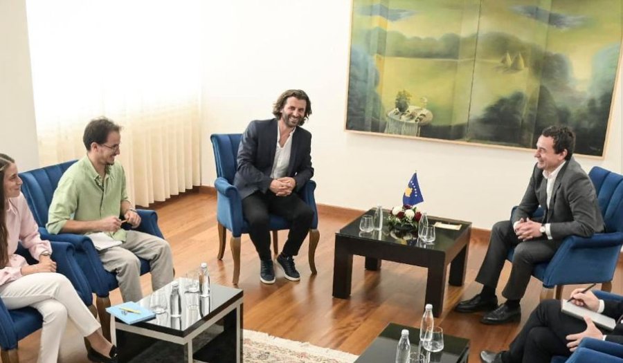 Kraki, me disa studentë janë takuar me kryeministrin Kurti