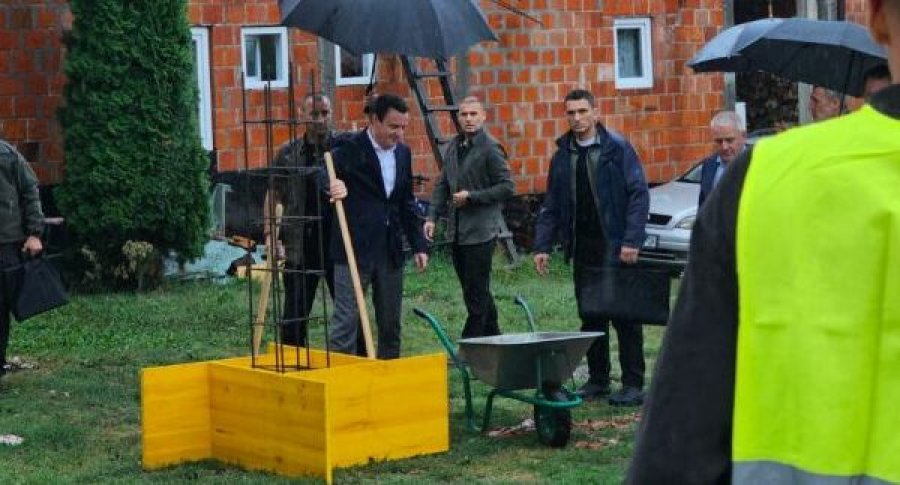 Albin Kurti dhe Sveçla shfaqen në Leposaviq