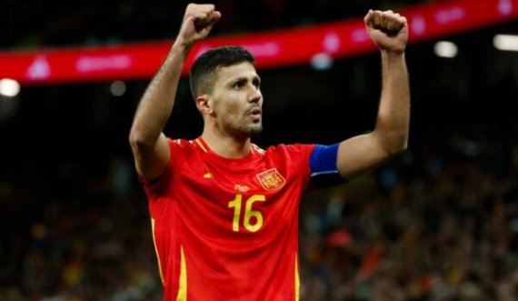 Manchester City mendon transferimin e një zëvendësuesi të Rodrit