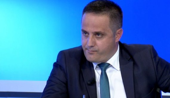 Selmanaj: Kurti dhe qeveria e tij, po i shkatërrojnë themelet e shtetit demokratik të Kosovës
