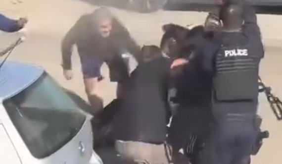 Tifozët e dy skuadrave kosovare janë përleshur me njëra tjetrën