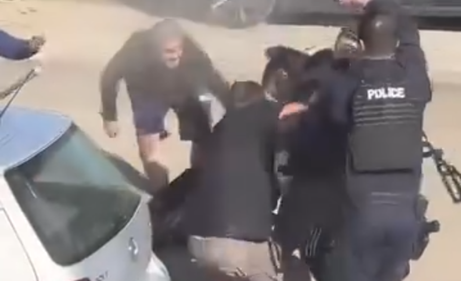 Tifozët e dy skuadrave kosovare janë përleshur me njëra tjetrën