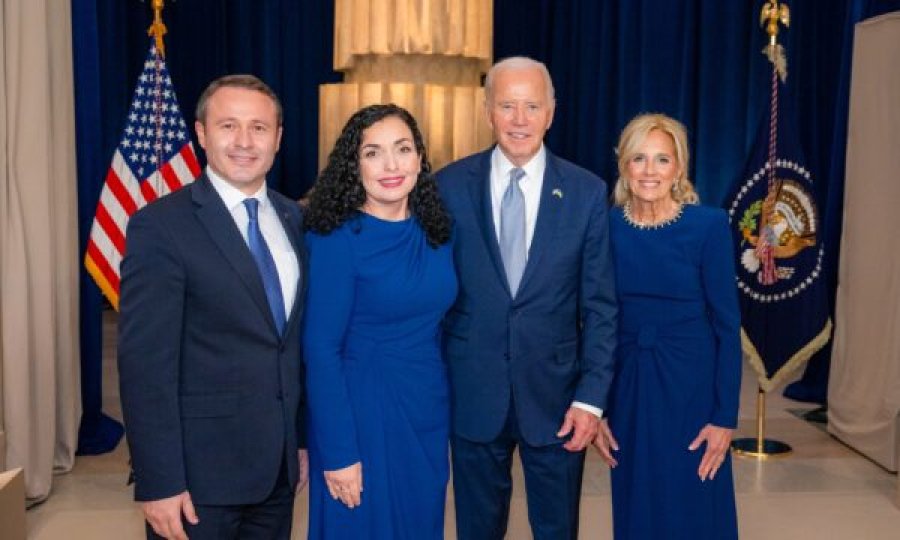 Vjosa Osmani publikon foto me Presidentin Biden dhe Zonjën e Parë të ShBA’së