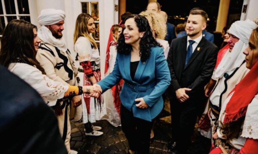 Vjosa Osmani takon mërgatën në ShBA