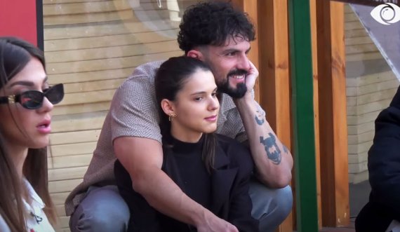 Aldo sqaron bisedën me Rizartën në krevat: Më shtrëngo fort