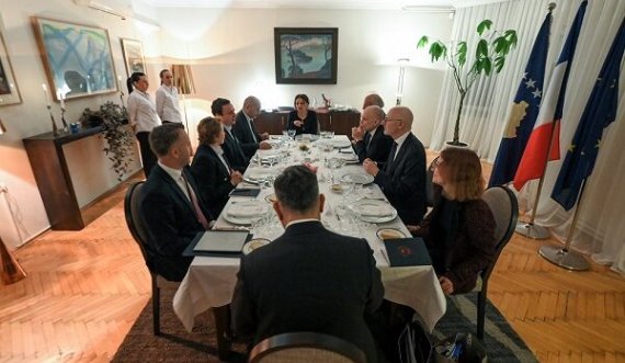 Kurti darkoi me deputetë francezë në rezidencën e Guerot