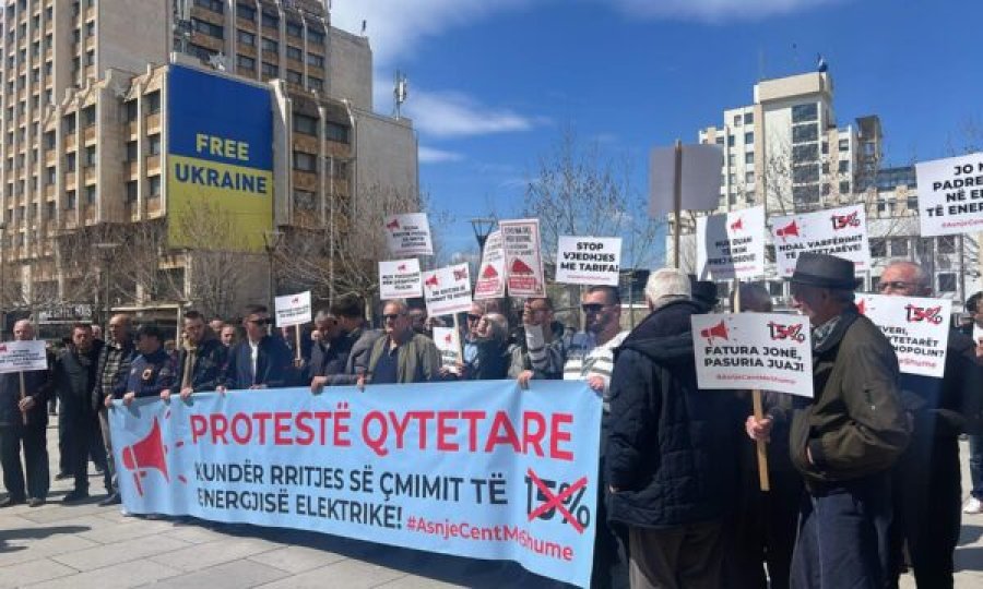 Nis protesta kundër shtrenjtimit të çmimit të rrymës: Asnjë cent më shumë