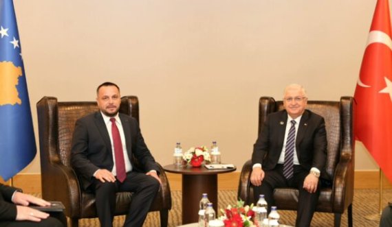 Maqedonci takon homologun turk: Fuqizimi i industrisë së mbrojtjes ka hyrë në një fazë të re