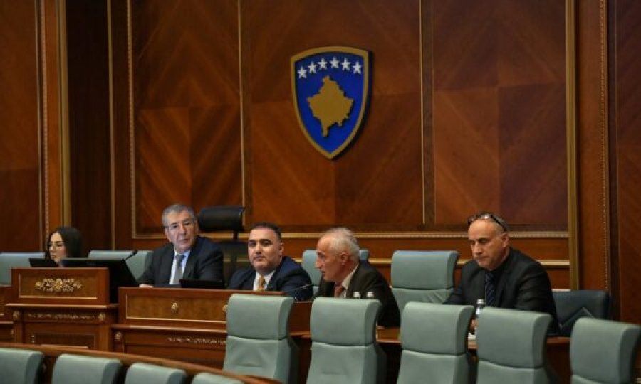 Shfaqjët teatrale komiko-tragjike në Kuvendin e Kosovës?!
