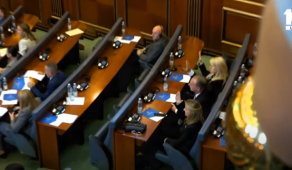 NISMA e Limajt abstenon, s’ia voton Kurtit kandidaturën për kryetare të Kuvendit