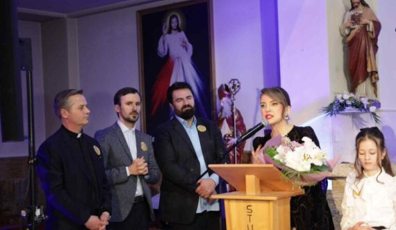 Besiana Mehmedi shkëlqeu në koncertin e organizuar në kishën 'Shën Jozefi'