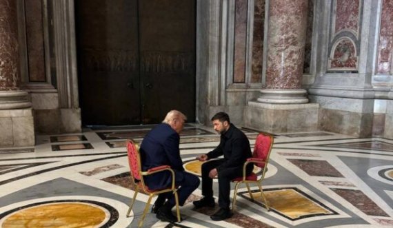 Trump me Zelenskyn në Vatikan negociojnë pa 'tavolinë'