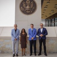 Prattipati mirëpriti sot në takim përfaqësues të Listës Serbe