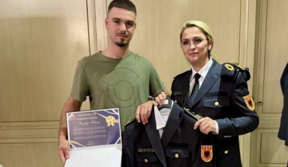 Djali i Rexhep Selimit pranon uniformën e veteranit të UÇK-së