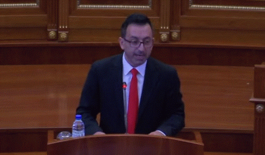 Dimal Basha e çon në pauzë  Kuvendin