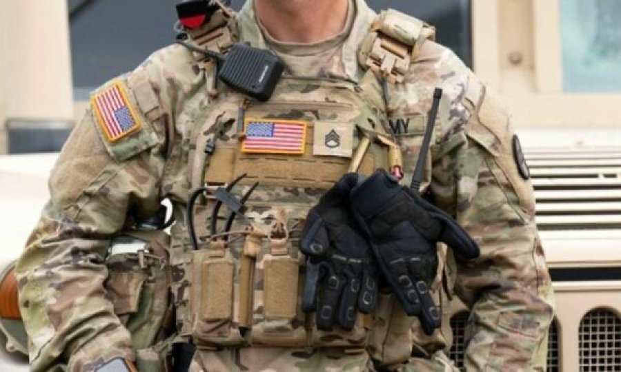 Njësitë e Gardës Kombëtare fillojnë të mbajnë armë në Washington