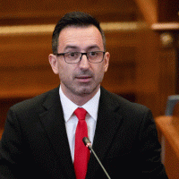 Dimal Basha do ta ketë të vështirë drejtimin e Kuvendit, duke pasur parasysh mungesën e konsensusit politik