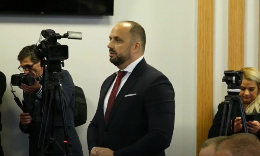 Betohet kryetari i ri i Mitrovicës së Veriut Milan Radojeviç