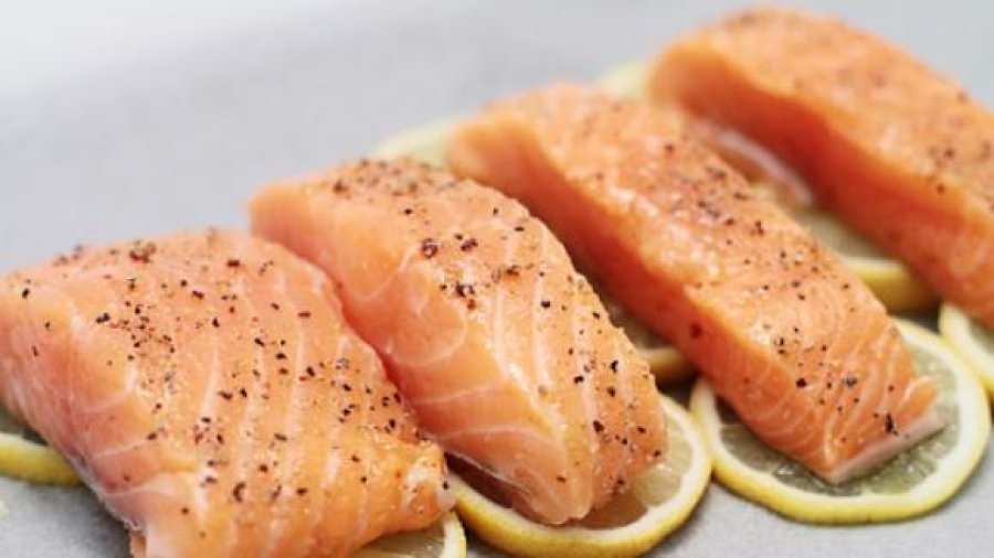 Recetë: Fileto salmoni me limon