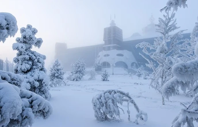 Ja qyteti më të ftohtë në botë ku temperaturat arrijnë deri në -64 gradë Celsius