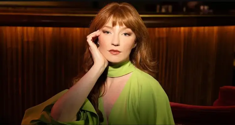 Këngëtarja e njohur shtatzënë me fëmijën e saj të parë