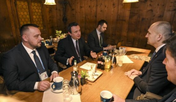 Albin Kurti e Maqedonci takojnë ministrin kroat Anushiq